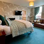 The Mainstay Luxury Boutique With Private Parking Whitby
