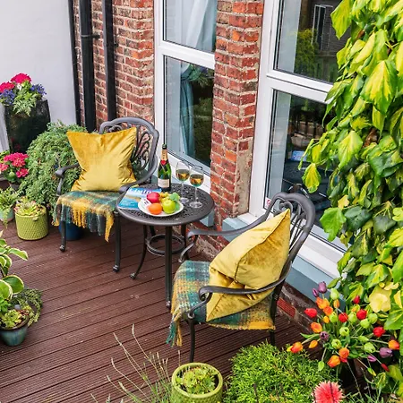 Guest house The Mainstay Luxury Boutique With Private Parking 4*