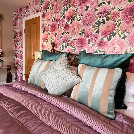 The Mainstay Luxury Boutique With Private Parking 4*