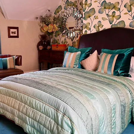 The Mainstay Luxury Boutique With Private Parking Guest house 4*