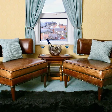 The Mainstay Luxury Boutique With Private Parking Guest house