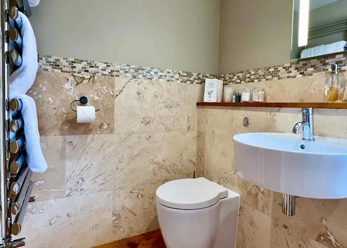 The Mainstay Luxury Boutique With Private Parking Guest house