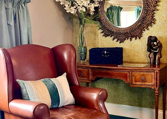 The Mainstay Luxury Boutique With Private Parking Guest house 4*