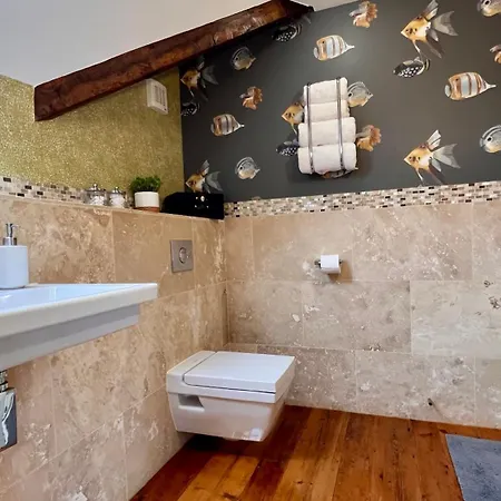The Mainstay Luxury Boutique With Private Parking וויטבי
